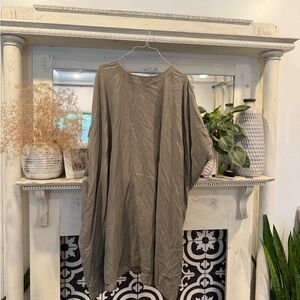 Neutral Taupe Midi Dress - Women's Relaxed Fit